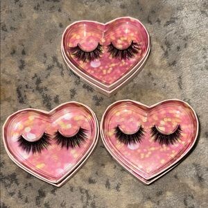 Heart-Shaped Pink Eyelash Set